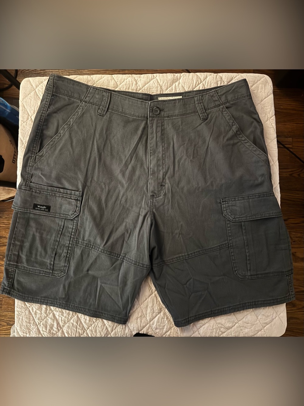 Men's Wrangler Cargo Shorts - Dark Gray